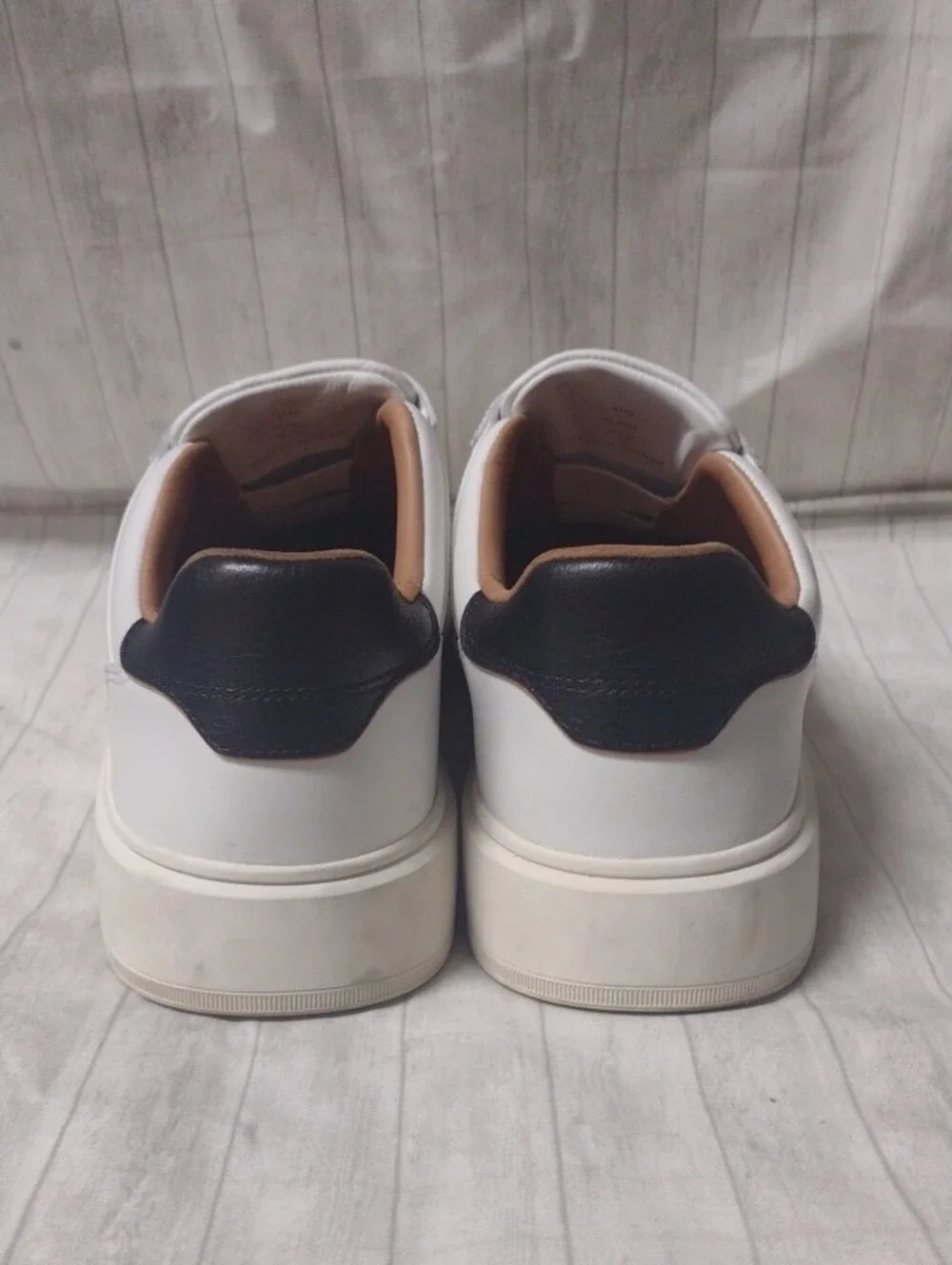 Allen Edmonds White Leather Sneakers (J1308)